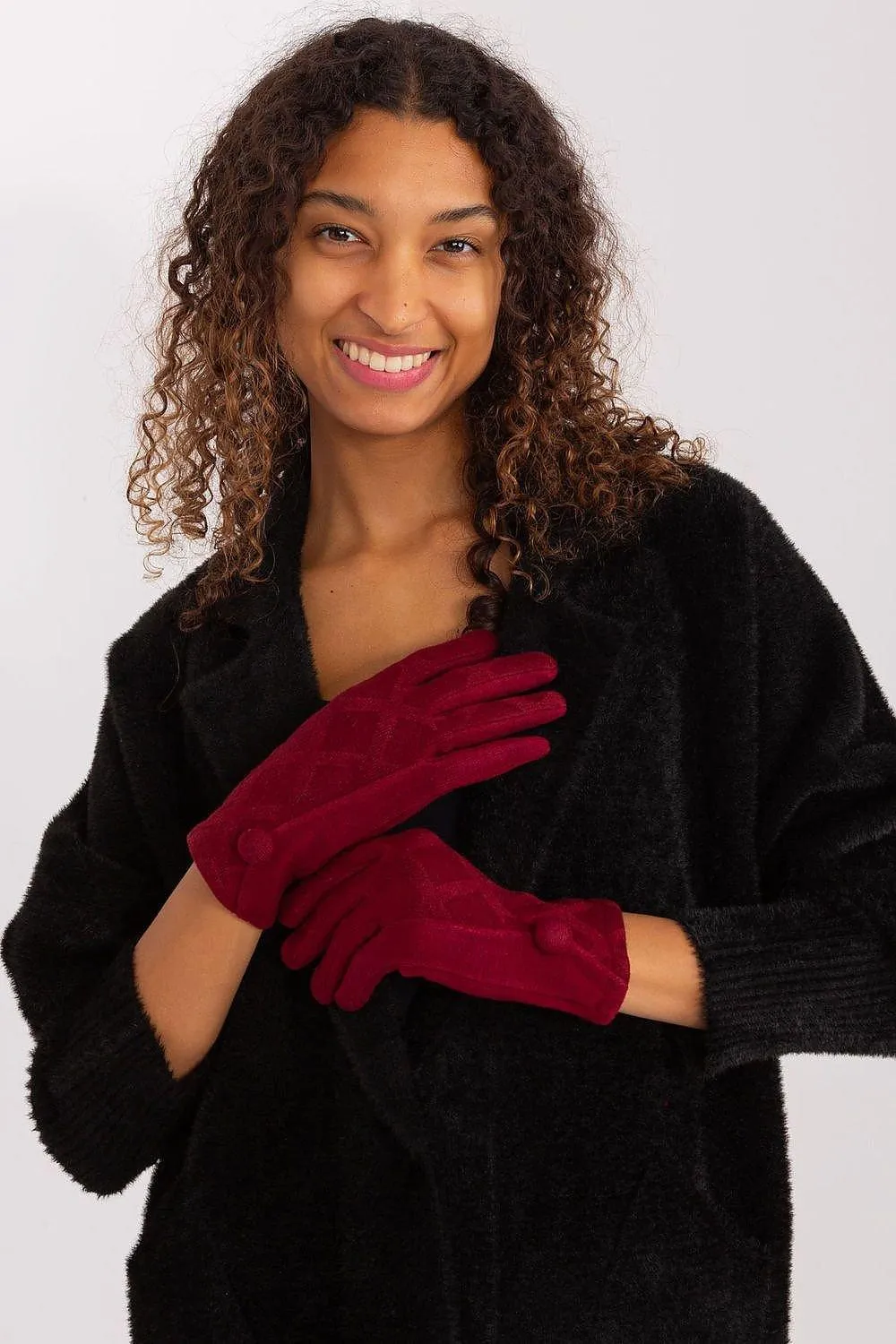 Chic Geometric Touchscreen Gloves for Stylish Connectivity